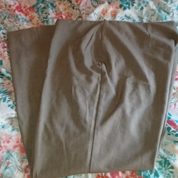 Women's 18 Studio Works - Picture 1 of 5